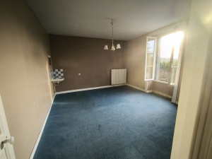 Detached House with Landscaped Garden