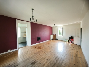 Detached House with Landscaped Garden