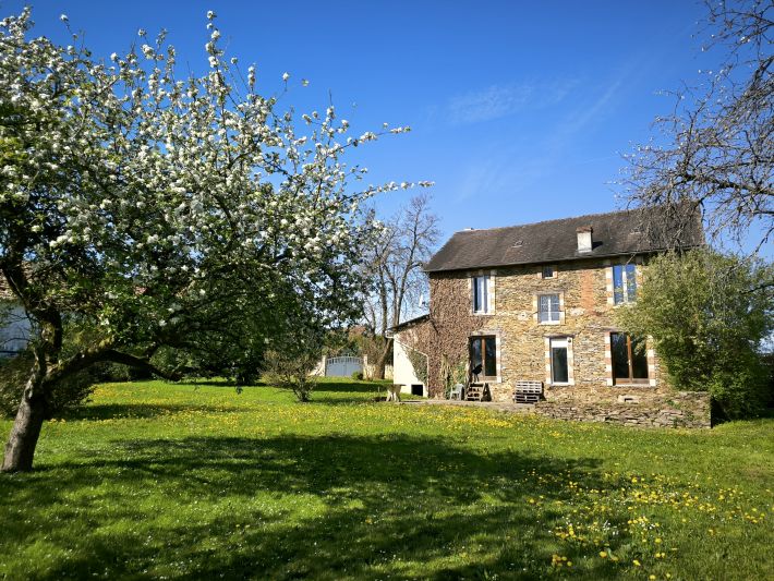 Detached House with Landscaped Garden