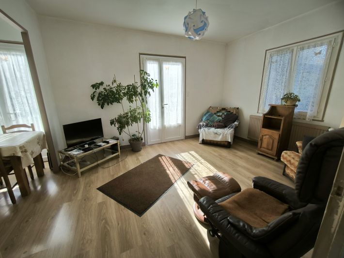 Single Storey Detached House with Garden