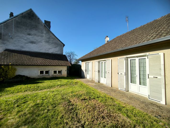 Single Storey Detached House with Garden