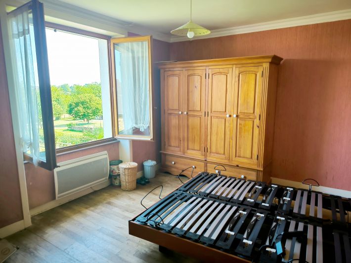Detached Country House with Open Views and Barn