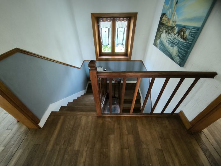 Detached Country House with Open Views and Barn