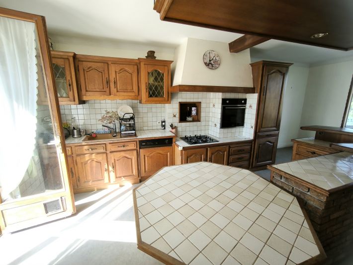 Detached Country House with Open Views and Barn