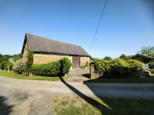 Detached Country House with Open Views and Barn