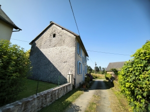 Detached Country House with Open Views and Barn