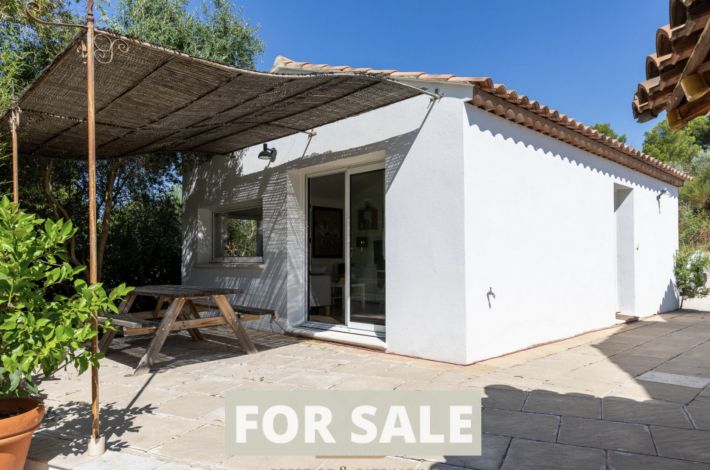 Detached Villa with Pool and Guest Accommodation