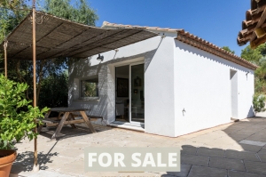 Detached Villa with Pool and Guest Accommodation
