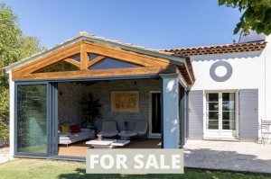 Detached Villa with Pool and Guest Accommodation