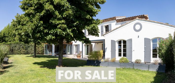 Detached Villa with Pool and Guest Accommodation