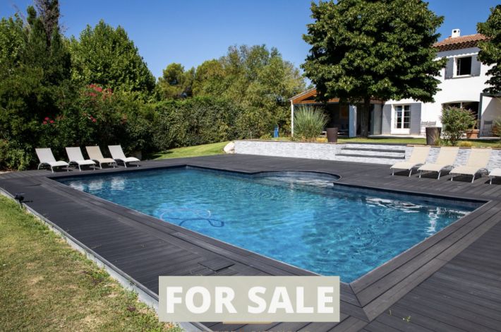 Detached Villa with Pool and Guest Accommodation