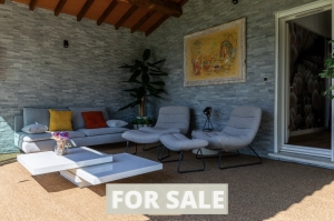 Detached Villa with Pool and Guest Accommodation