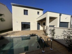 New Build Detached House with Garden