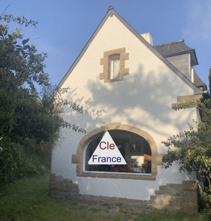 Beautiful Detached House 300m from the Beach