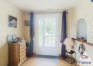 Detached House with Lovely Landscaped Garden
