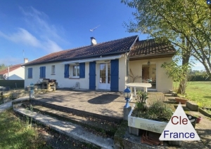 Detached House with Lovely Landscaped Garden