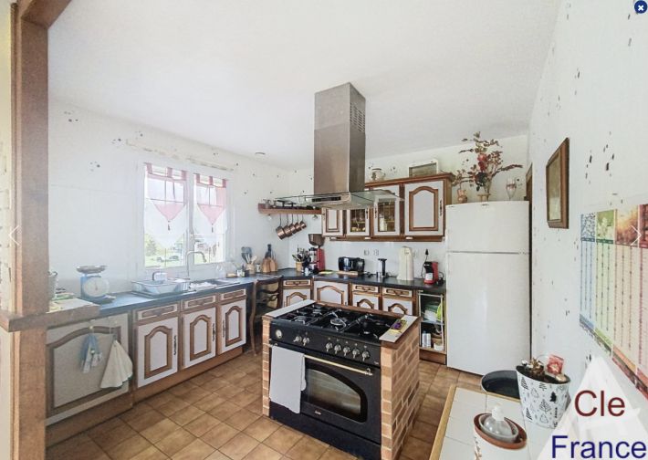 Detached House with Lovely Landscaped Garden