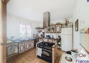 Detached House with Lovely Landscaped Garden