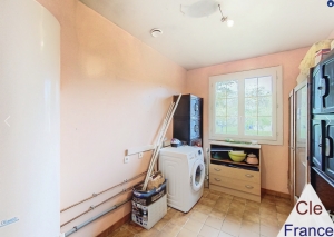 Detached House with Lovely Landscaped Garden