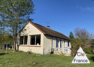 Detached House with Lovely Landscaped Garden
