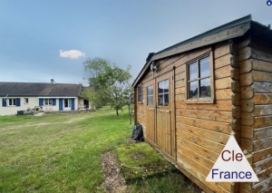Detached House with Lovely Landscaped Garden