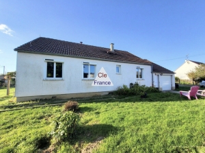 Modern Detached House with Garden