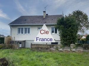 Traditional Detached House with Landscaped Garden