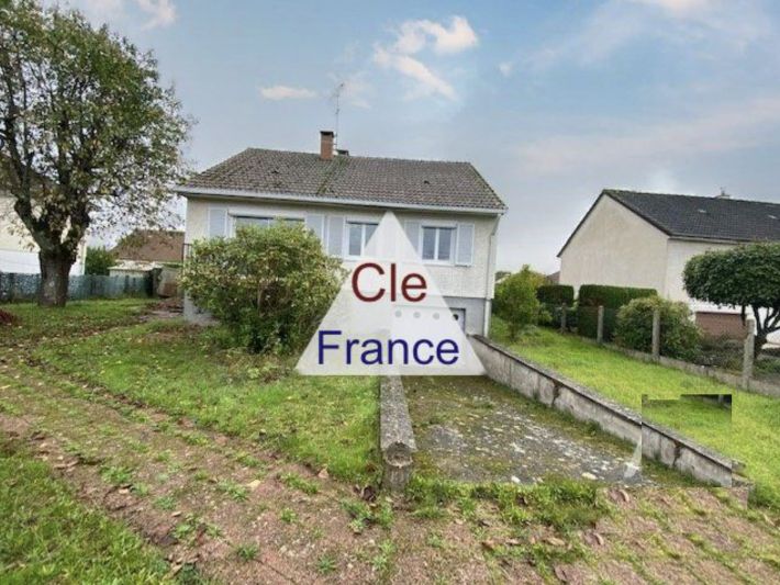 Traditional Detached House with Landscaped Garden