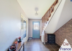Large Detached House with Swimming Pool