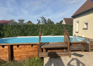 Large Detached House with Swimming Pool