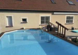 Large Detached House with Swimming Pool