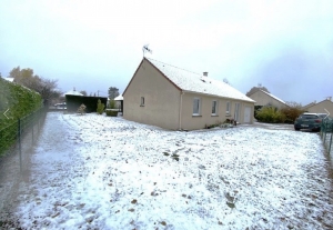 Modern Detached House with Garden