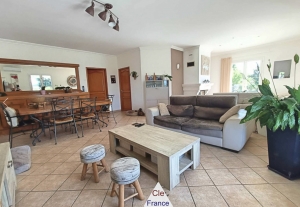 Stunning Detached Villa with Swimming Pool