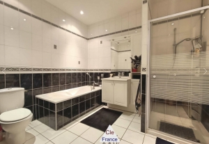 Stunning Detached Villa with Swimming Pool