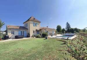 Stunning Detached Villa with Swimming Pool