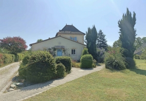 Stunning Detached Villa with Swimming Pool