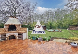 Detached House with Lovely Garden