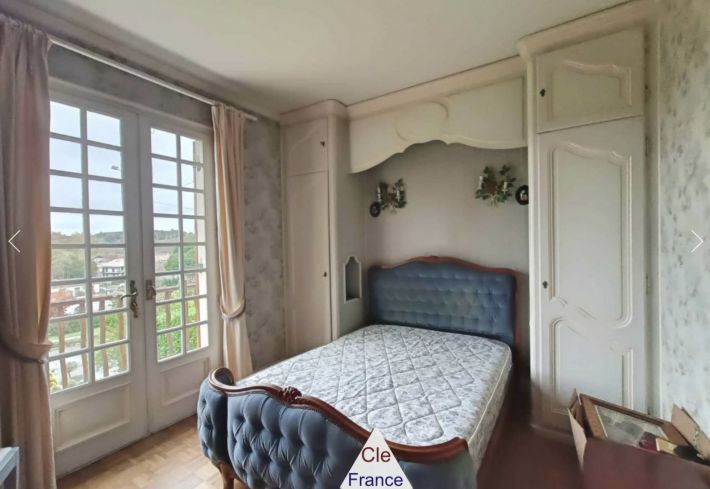Beautiful Detached House with Lovely Garden