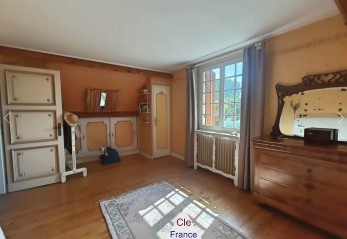 Beautiful Detached House with Lovely Garden