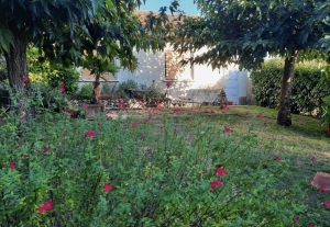 Beautiful Detached House with Lovely Garden