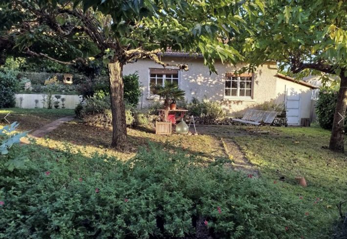 Beautiful Detached House with Lovely Garden