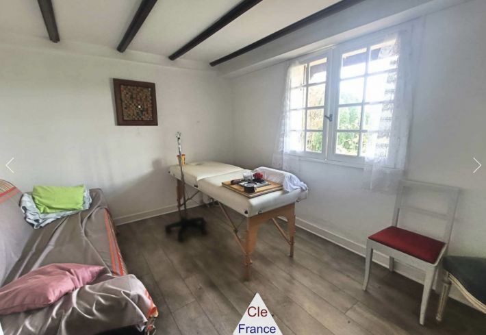 Beautiful Detached House with Lovely Garden