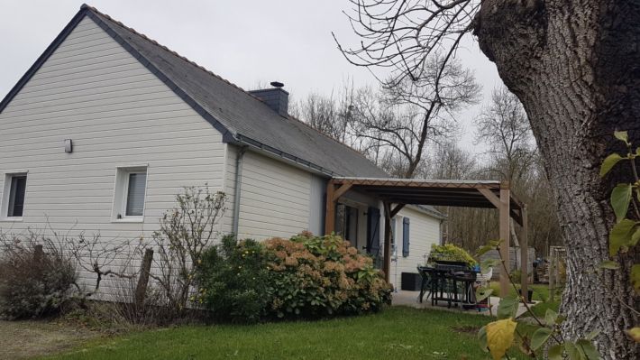 Detached House with Garden