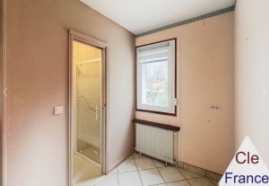 Detached House with Mature Garden