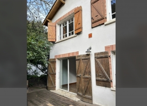 Impressive Town House with Lovely Garden