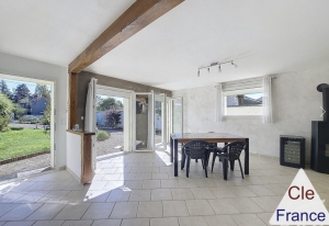 Detached House with Landscape Garden
