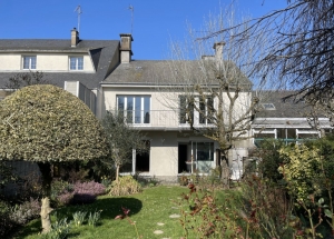 Elegant Town House with Garden