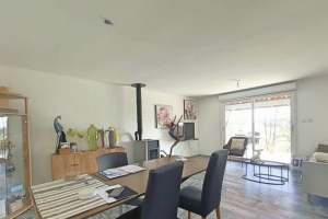 Detached Country House with Open Views and Pool