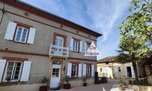 Manor House with Swimming Pool and Open Views