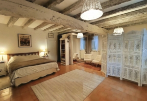 Lovely Detached House with Swimming Pool